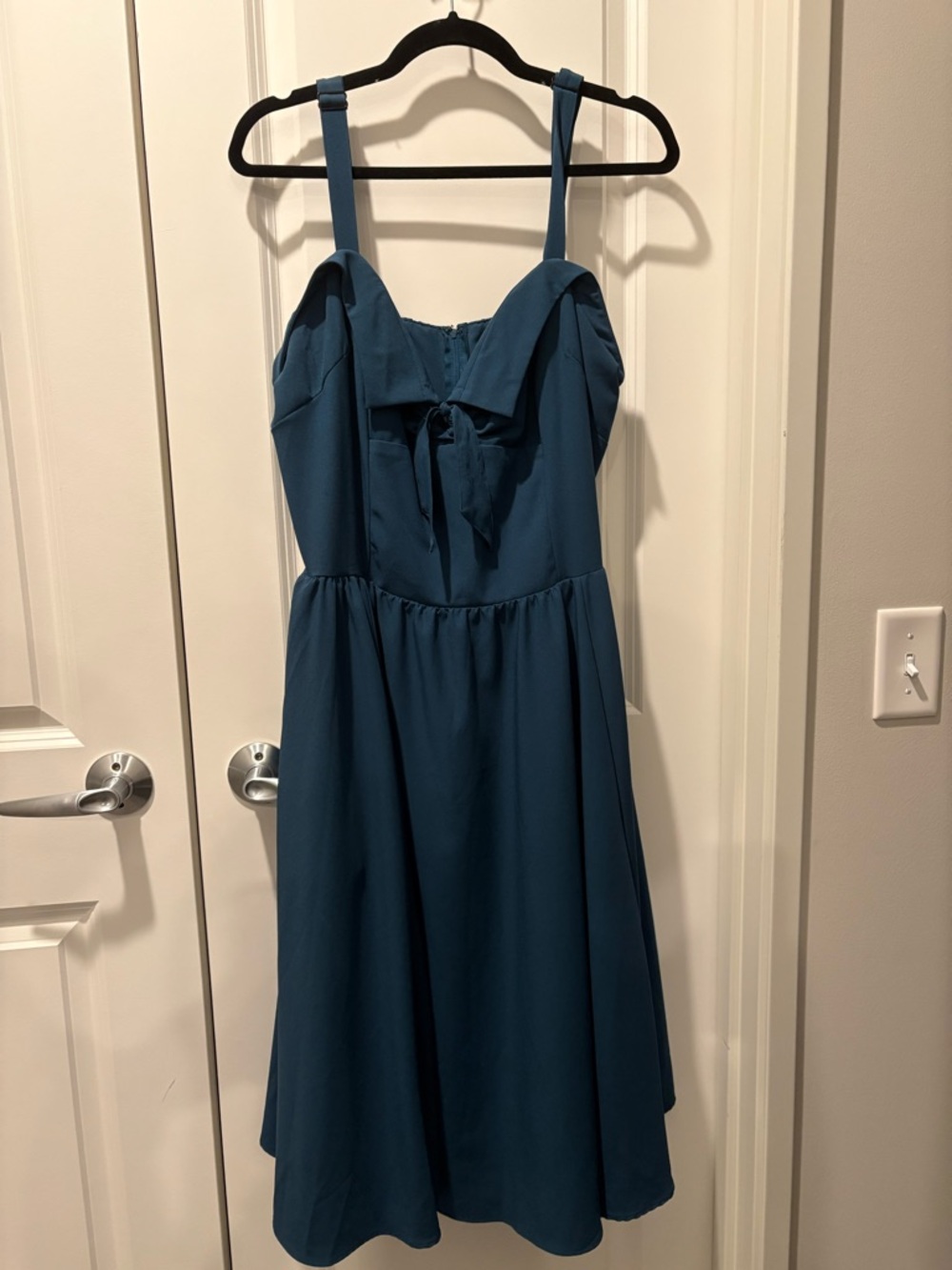 Sleeveless Teal Midi Dress with Front Bow